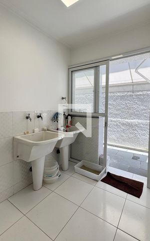 Casa de condomínio à venda com 317m², 3 quartos e 2 vagasÁrea de Serviço