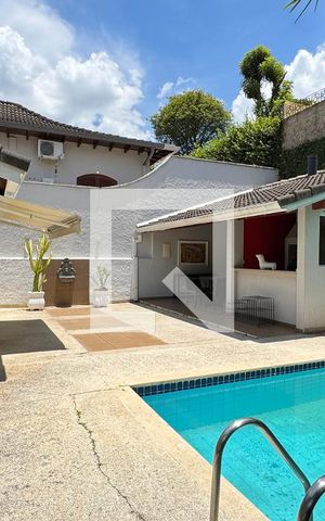 Casa de condomínio à venda com 317m², 3 quartos e 2 vagasPiscina