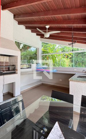 Casa de condomínio à venda com 317m², 3 quartos e 2 vagasChurrasqueira