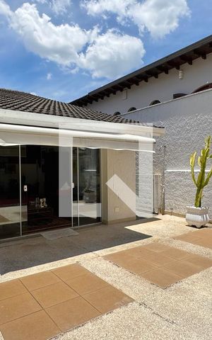 Casa de condomínio à venda com 317m², 3 quartos e 2 vagasQuintal
