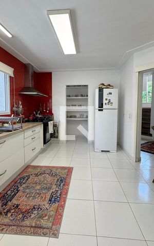Casa de condomínio à venda com 317m², 3 quartos e 2 vagasCozinha