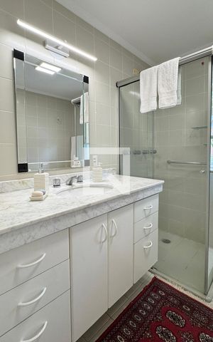 Casa de condomínio à venda com 317m², 3 quartos e 2 vagasBanheiro Corredor