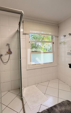 Casa de condomínio à venda com 317m², 3 quartos e 2 vagasBanheiro da Suíte 1