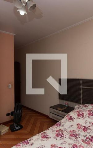Casa à venda com 200m², 3 quartos e 2 vagas Casa à venda com 200m², 3 quartos e 2 vagasQuarto Suíte