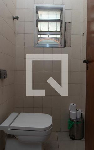 Casa à venda com 200m², 3 quartos e 2 vagas Casa à venda com 200m², 3 quartos e 2 vagasLavabo