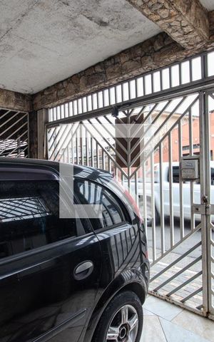 Casa à venda com 200m², 3 quartos e 2 vagas Casa à venda com 200m², 3 quartos e 2 vagasGaragem