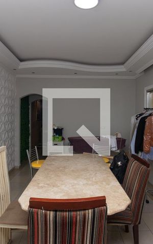 Casa à venda com 200m², 3 quartos e 2 vagas Casa à venda com 200m², 3 quartos e 2 vagasCopa