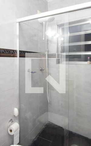 Casa à venda com 180m², 3 quartos e 4 vagas Casa à venda com 180m², 3 quartos e 4 vagasBanheiro 2