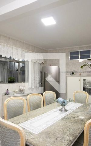 Casa à venda com 180m², 3 quartos e 4 vagas Casa à venda com 180m², 3 quartos e 4 vagasCopa