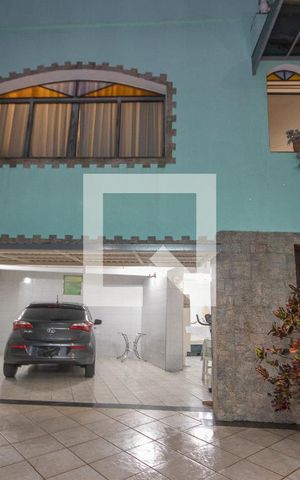 Casa à venda com 180m², 3 quartos e 4 vagas Casa à venda com 180m², 3 quartos e 4 vagasGaragem