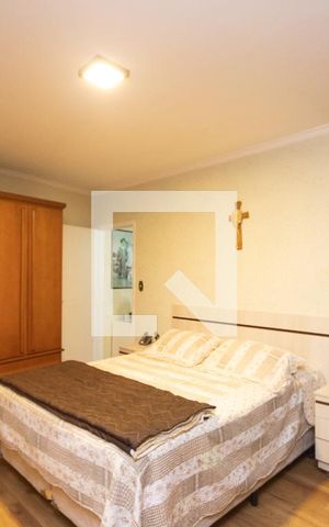 Casa à venda com 180m², 3 quartos e 4 vagas Casa à venda com 180m², 3 quartos e 4 vagasSuite