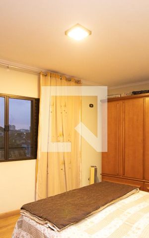 Casa à venda com 180m², 3 quartos e 4 vagas Casa à venda com 180m², 3 quartos e 4 vagasSuite