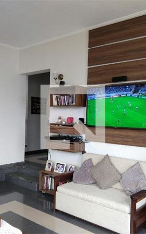 Casa à venda com 279m², 4 quartos e 4 vagas