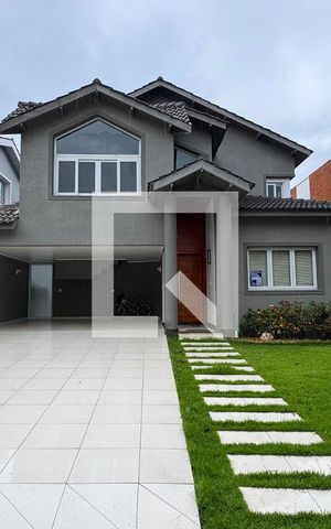 Casa de condomínio à venda com 360m², 5 quartos e 6 vagasFachada