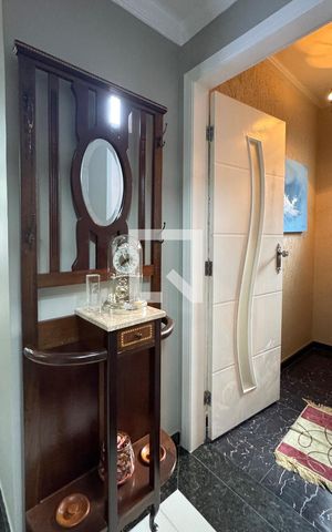 Casa de condomínio à venda com 360m², 5 quartos e 6 vagasLavabo