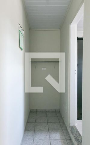 Casa para alugar com 80m², 1 quarto e 1 vaga Casa para alugar com 80m², 1 quarto e 1 vagaCorredor