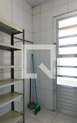 Casa para alugar com 80m², 1 quarto e 1 vaga Casa para alugar com 80m², 1 quarto e 1 vagaÁrea Livre