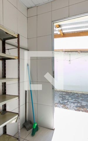 Casa para alugar com 80m², 1 quarto e 1 vaga Casa para alugar com 80m², 1 quarto e 1 vagaÁrea Livre