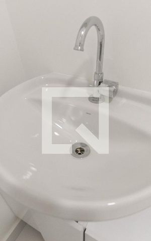 Apartamento à venda com 33m², 2 quartos e sem vaga Apartamento à venda com 33m², 2 quartos e sem vagaBanheiro