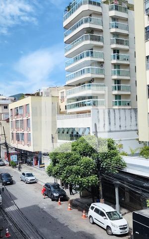 Apartamento à venda com 105m², 3 quartos e sem vaga Apartamento à venda com 105m², 3 quartos e sem vagaVista