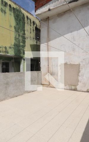 Casa para alugar com 300m², 2 quartos e sem vagaQuintal