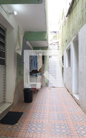 Casa para alugar com 300m², 2 quartos e sem vagaCorredor/ Quintal casas
