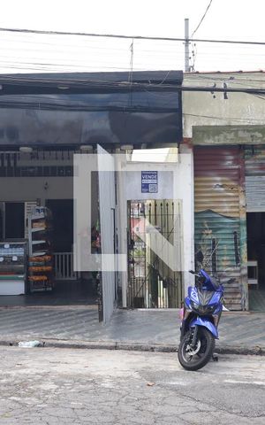Casa para alugar com 300m², 2 quartos e sem vagaFachada