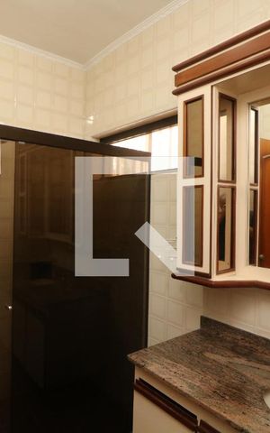 Casa à venda com 300m², 3 quartos e 3 vagasBanheiro da Suíte