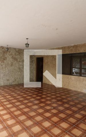 Casa à venda com 300m², 3 quartos e 3 vagasGaragem