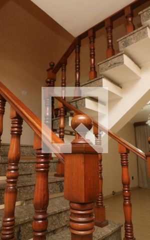 Casa à venda com 300m², 3 quartos e 3 vagasSala