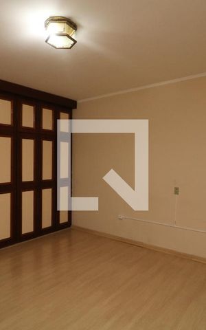 Casa à venda com 300m², 3 quartos e 3 vagasSuíte