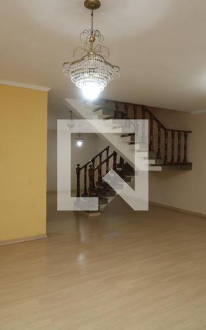 Casa à venda com 300m², 3 quartos e 3 vagasSala