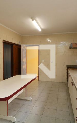 Casa à venda com 300m², 3 quartos e 3 vagasCozinha