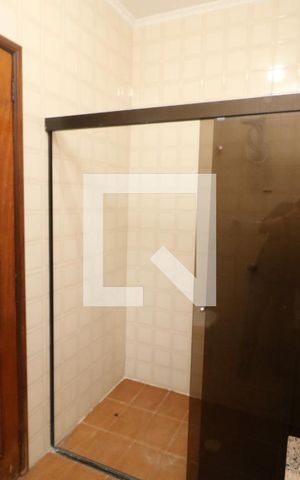 Casa à venda com 300m², 3 quartos e 3 vagasBanheiro da Suíte