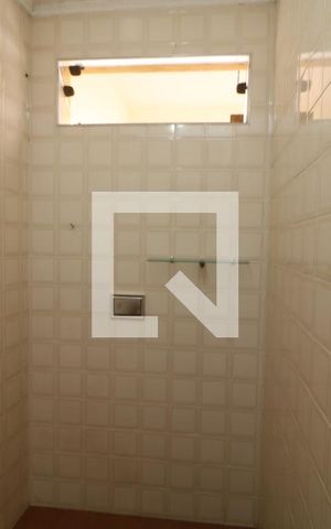 Casa à venda com 300m², 3 quartos e 3 vagasBanheiro de serviço