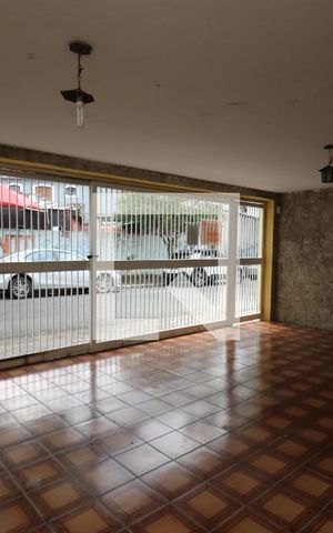 Casa à venda com 300m², 3 quartos e 3 vagasGaragem