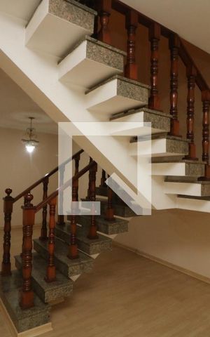 Casa à venda com 300m², 3 quartos e 3 vagasSala
