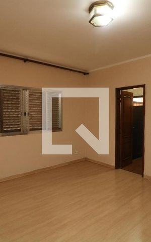Casa à venda com 300m², 3 quartos e 3 vagasSuíte