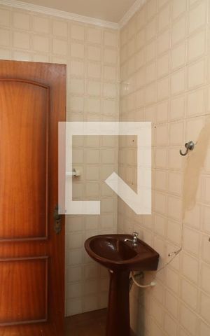 Casa à venda com 300m², 3 quartos e 3 vagasBanheiro de serviço