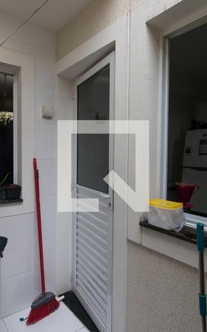 Casa de condomínio à venda com 100m², 2 quartos e 1 vaga Casa de condomínio à venda com 100m², 2 quartos e 1 vagaÁrea de Serviço