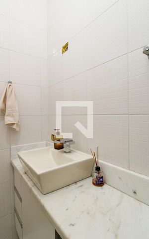 Casa à venda com 130m², 3 quartos e 2 vagasBanheiro Social