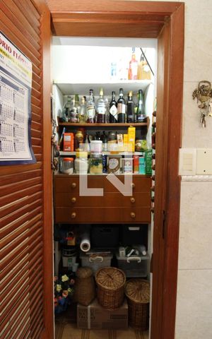 Casa à venda com 130m², 3 quartos e 2 vagasCozinha - Despensa