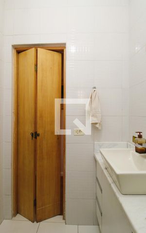 Casa à venda com 130m², 3 quartos e 2 vagasBanheiro Social