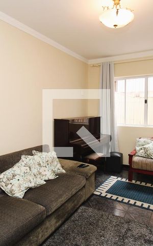 Casa à venda com 130m², 3 quartos e 2 vagasSala