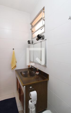 Casa à venda com 130m², 3 quartos e 2 vagasBanheiro da Suíte