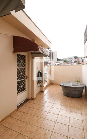Casa à venda com 130m², 3 quartos e 2 vagasCorredor Lateral