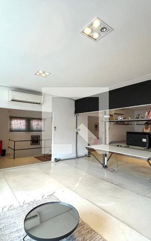 Studio para alugar com 90m², 1 quarto e sem vaga Studio para alugar com 90m², 1 quarto e sem vagaSala