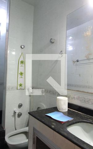 Casa de condomínio à venda com 275m², 3 quartos e 2 vagasQuarto 3 - Banheiro da Suíte
