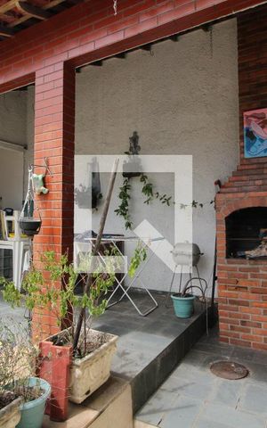 Casa de condomínio à venda com 275m², 3 quartos e 2 vagasChurrasqueira