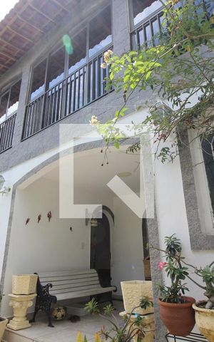 Casa de condomínio à venda com 275m², 3 quartos e 2 vagasFrente
